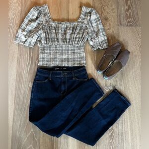 Old Navy High Rise Straight Jeans